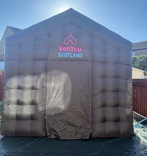 Front of a VenYou Scotland inflatable party tent
